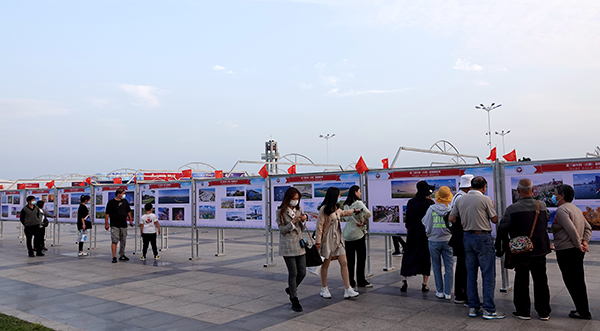 山東日照：新聞攝影周國慶假日受熱捧