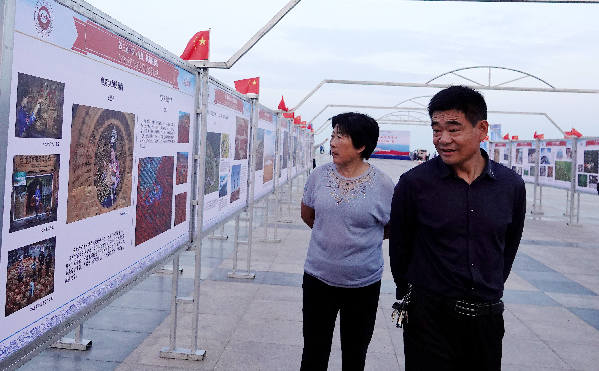 山東日照：新聞攝影周國慶假日受熱捧