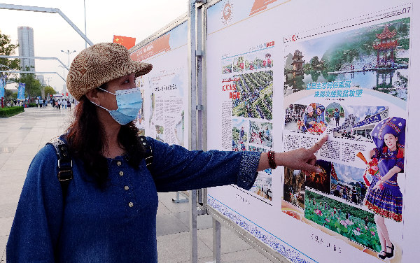 山東日照：新聞攝影周國慶假日受熱捧