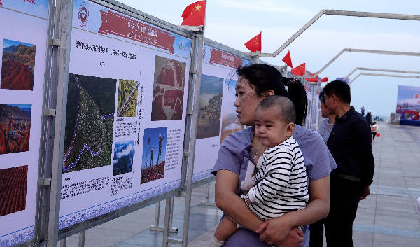 山東日照：新聞攝影周國慶假日受熱捧