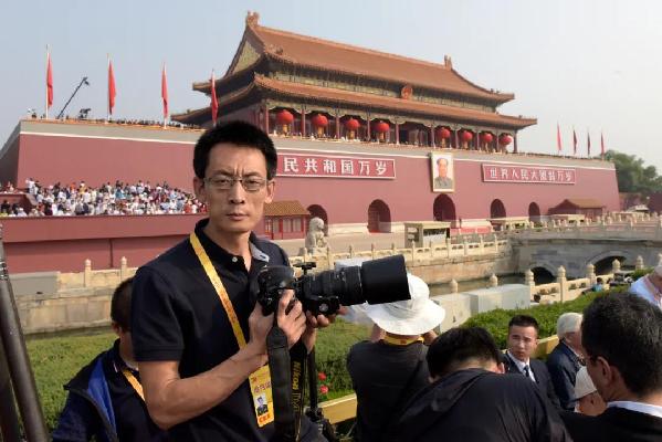 記者節(jié)|致敬奮戰(zhàn)在新聞一線的攝影記者