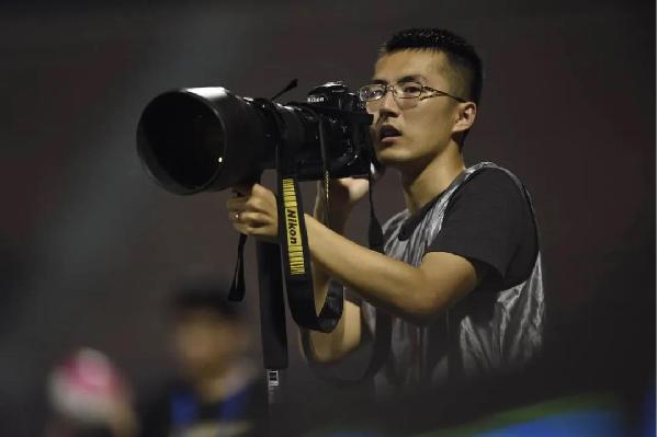 記者節(jié)|致敬奮戰(zhàn)在新聞一線的攝影記者