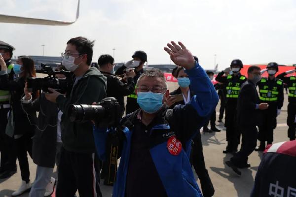 記者節(jié)|致敬奮戰(zhàn)在新聞一線的攝影記者