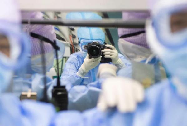 記者節(jié)|致敬奮戰(zhàn)在新聞一線的攝影記者