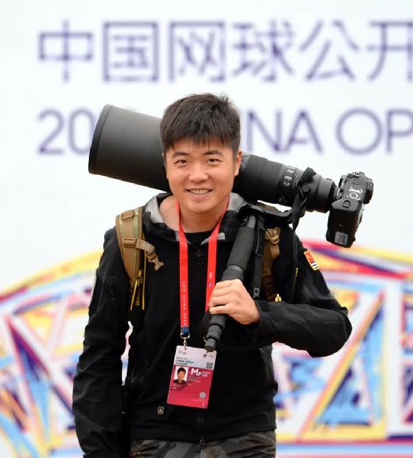 記者節(jié)|致敬奮戰(zhàn)在新聞一線的攝影記者