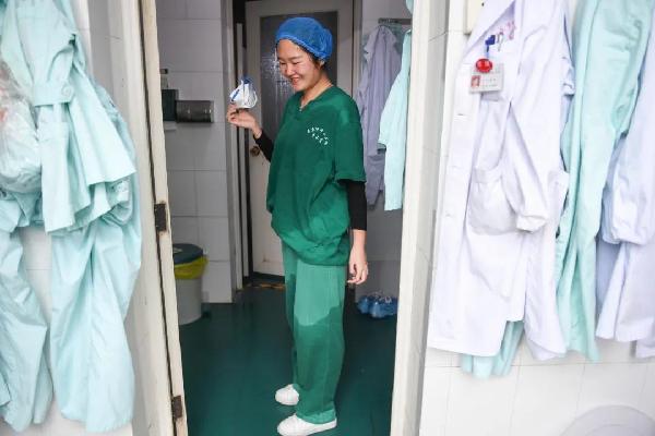 記者節(jié)|致敬奮戰(zhàn)在新聞一線的攝影記者