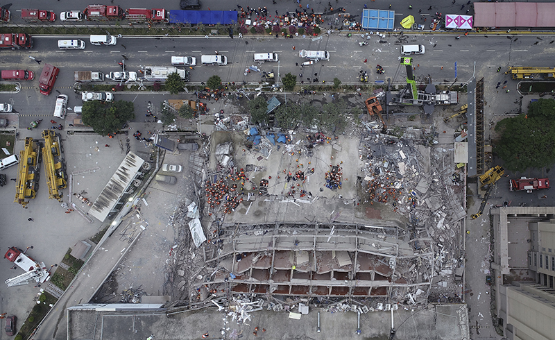 晝夜奮戰(zhàn) 搶救生命