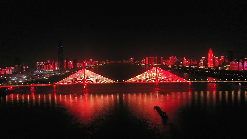 湖北武漢：無人機(jī)+燈光秀為慶祝中國(guó)共產(chǎn)黨建黨100周年?duì)I造良好氛圍【6】