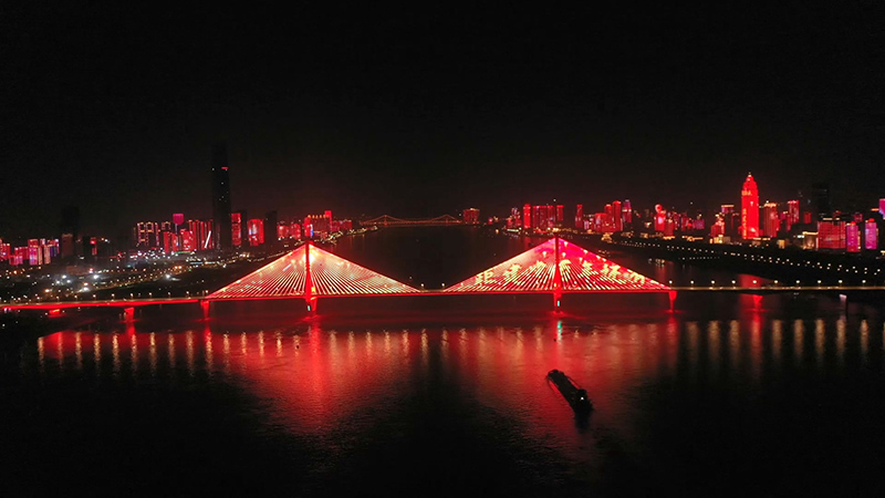 湖北武漢：無人機(jī)+燈光秀為慶祝中國(guó)共產(chǎn)黨建黨100周年?duì)I造良好氛圍【9】