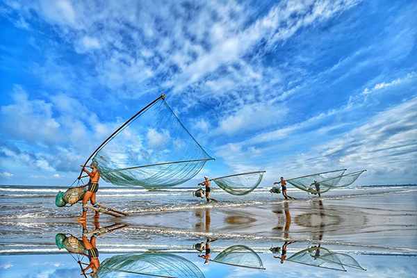 “生活在日照就是幸?！毙侣剶z影作品現(xiàn)場評選結果揭曉