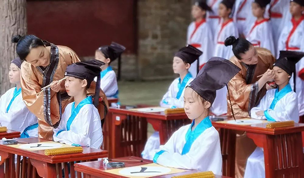 “生活在日照就是幸?！毙侣剶z影作品現(xiàn)場評選結果揭曉