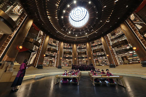 “生活在日照就是幸?！毙侣剶z影作品現(xiàn)場評選結果揭曉