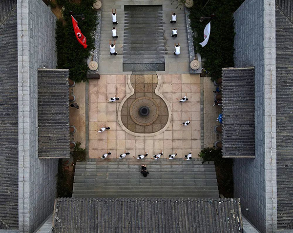 “生活在日照就是幸?！毙侣剶z影作品現(xiàn)場評選結果揭曉