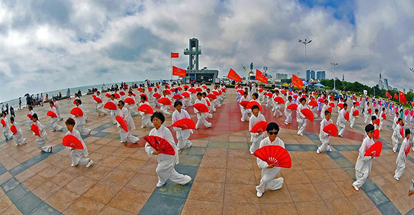 “生活在日照就是幸?！毙侣剶z影作品現(xiàn)場評選結果揭曉