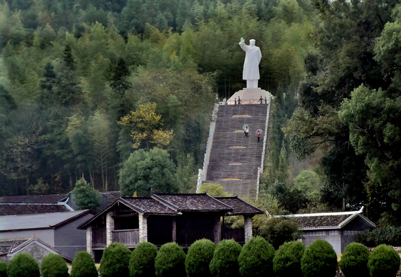 從“石庫門”到“天安門”——中國革命圣地巡禮