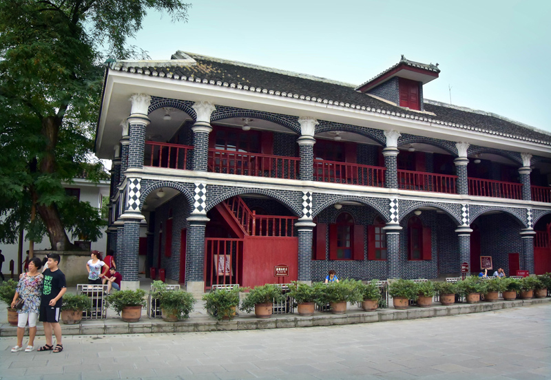 從“石庫門”到“天安門”——中國革命圣地巡禮