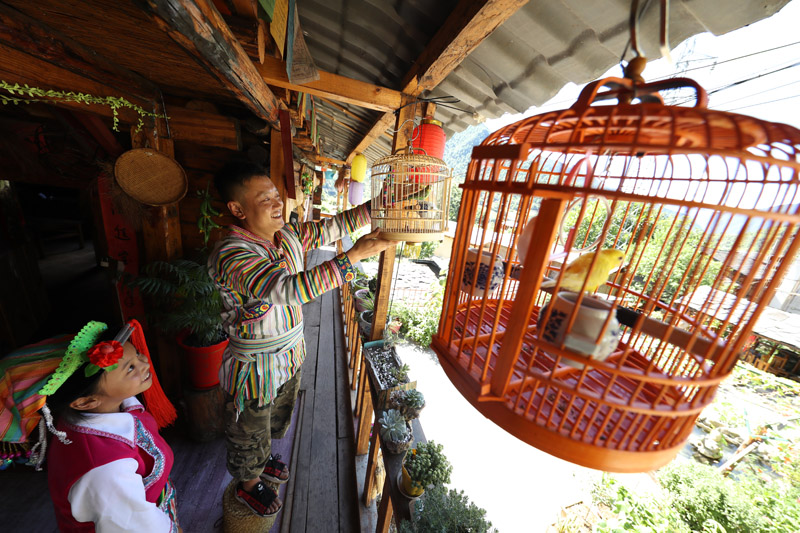 56個(gè)民族一起奔小康