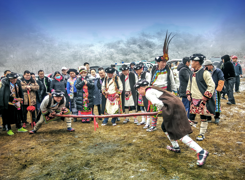 56個(gè)民族一起奔小康