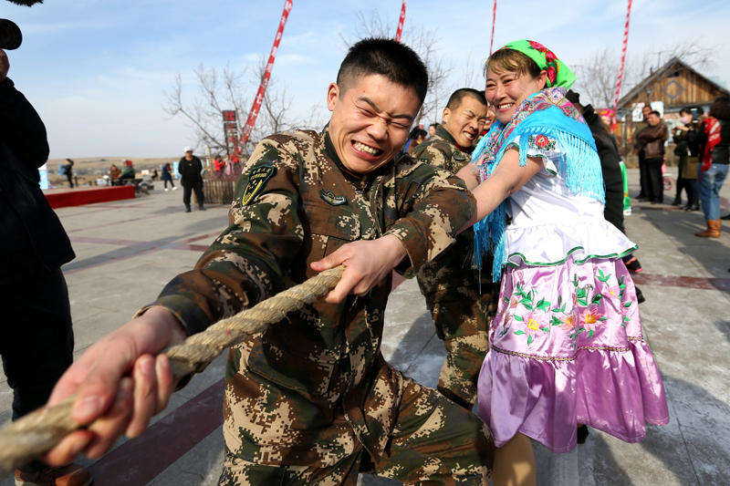 56個(gè)民族一起奔小康