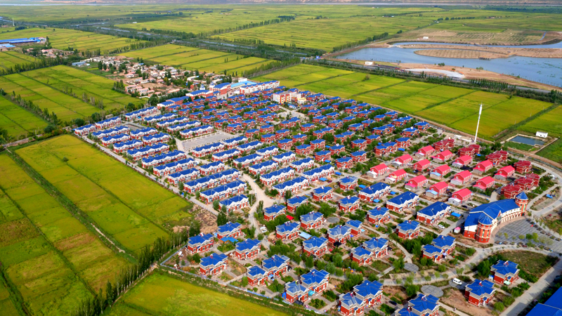 56個(gè)民族一起奔小康