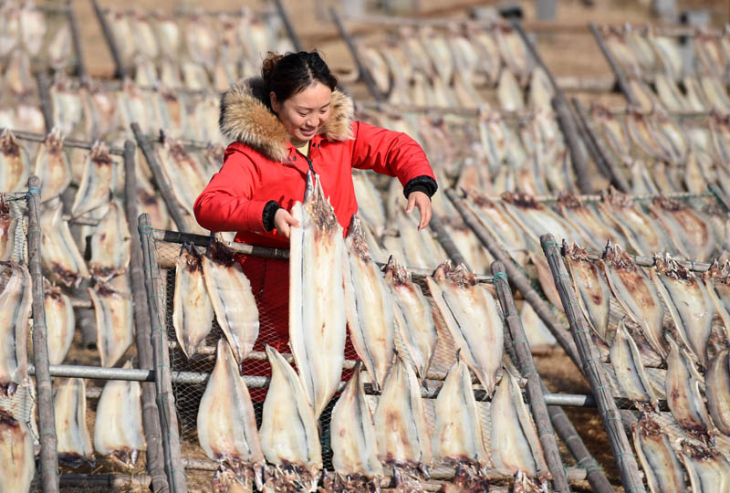 56個(gè)民族一起奔小康