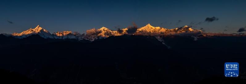 領(lǐng)略明永冰川