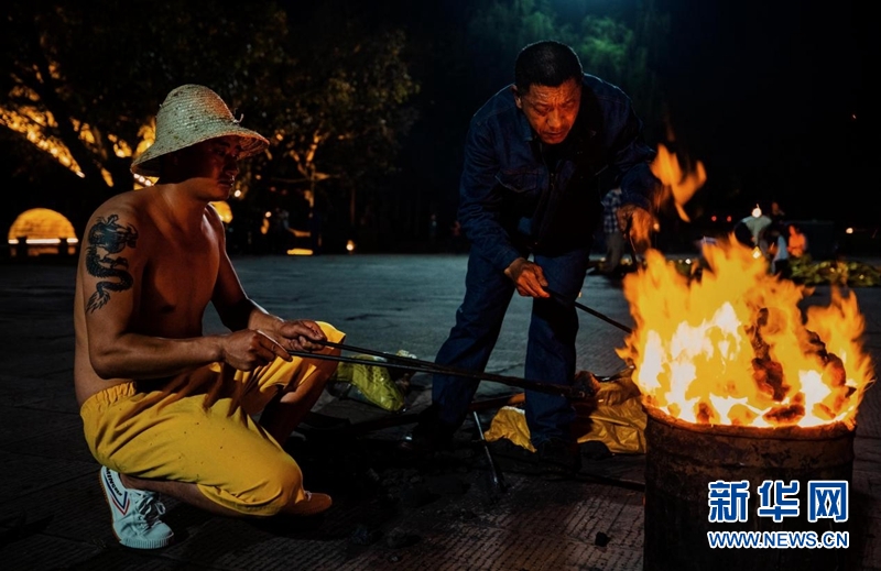 火龍燈舞：火樹銀花迸發(fā)的視覺盛宴