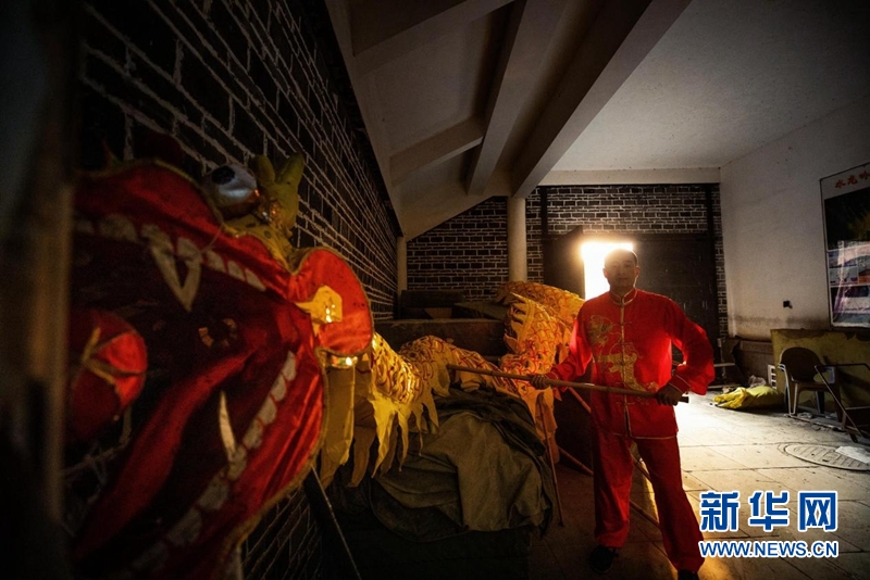 火龍燈舞：火樹銀花迸發(fā)的視覺盛宴