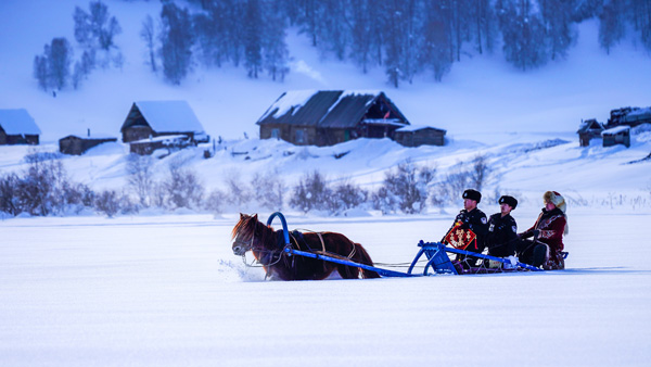 2022年旺旺杯“春節(jié)七天樂”新聞攝影征集活動定評會舉行
