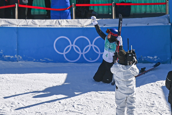 2022年旺旺杯“春節(jié)七天樂”新聞攝影征集活動定評會舉行
