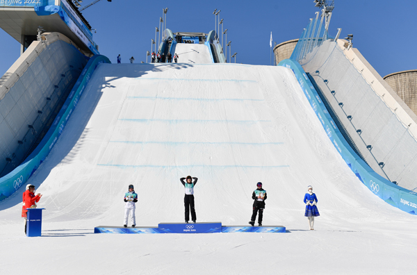 2022年旺旺杯“春節(jié)七天樂”新聞攝影征集活動定評會舉行