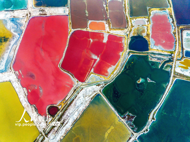 山西運城：鹽湖色彩斑斕