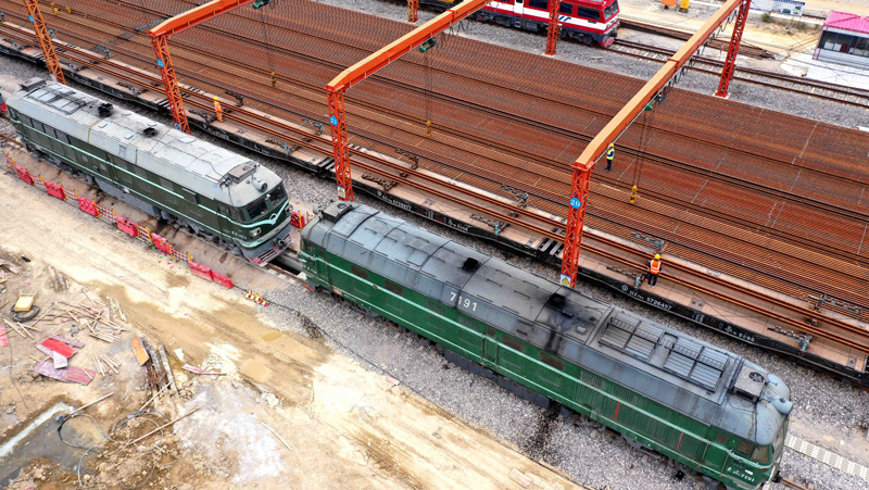 除夕，他們奮戰(zhàn)在貴南高鐵建設(shè)工地