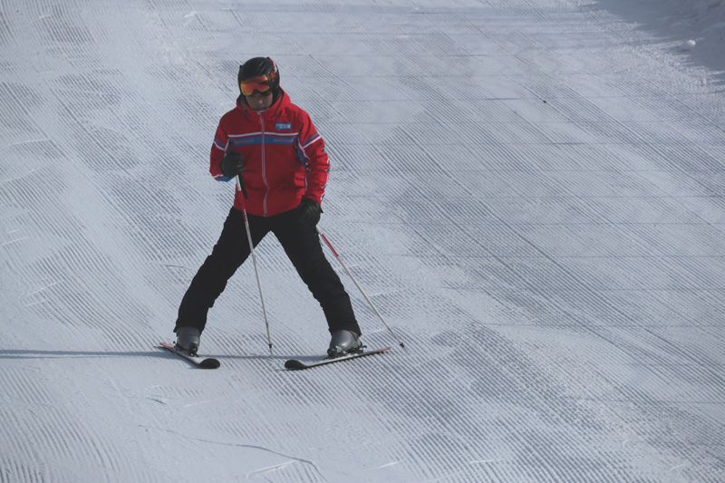 內(nèi)蒙古赤峰：滑冰戲雪過大年