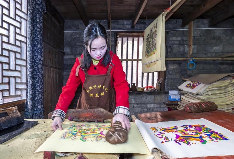 趕制年畫(huà)迎新春