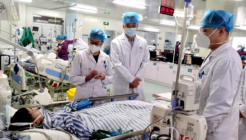 堅守崗位的白衣天使 堅守崗位的白衣天使