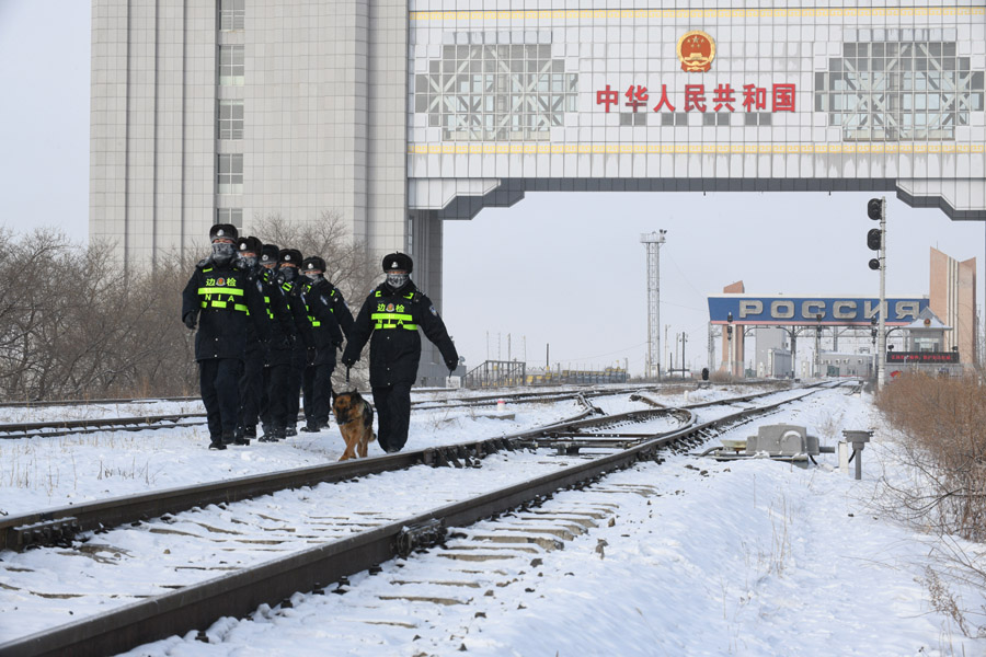 除夕：極寒下的堅守