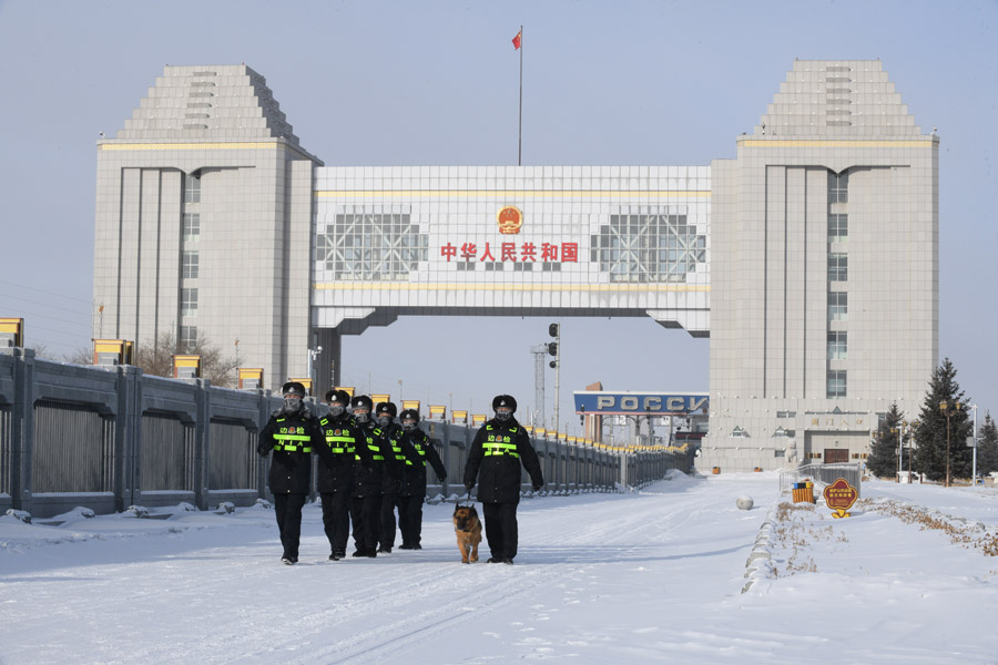 除夕：極寒下的堅守