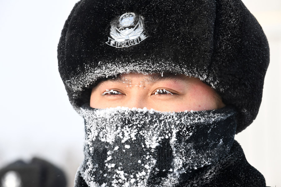 除夕：極寒下的堅守