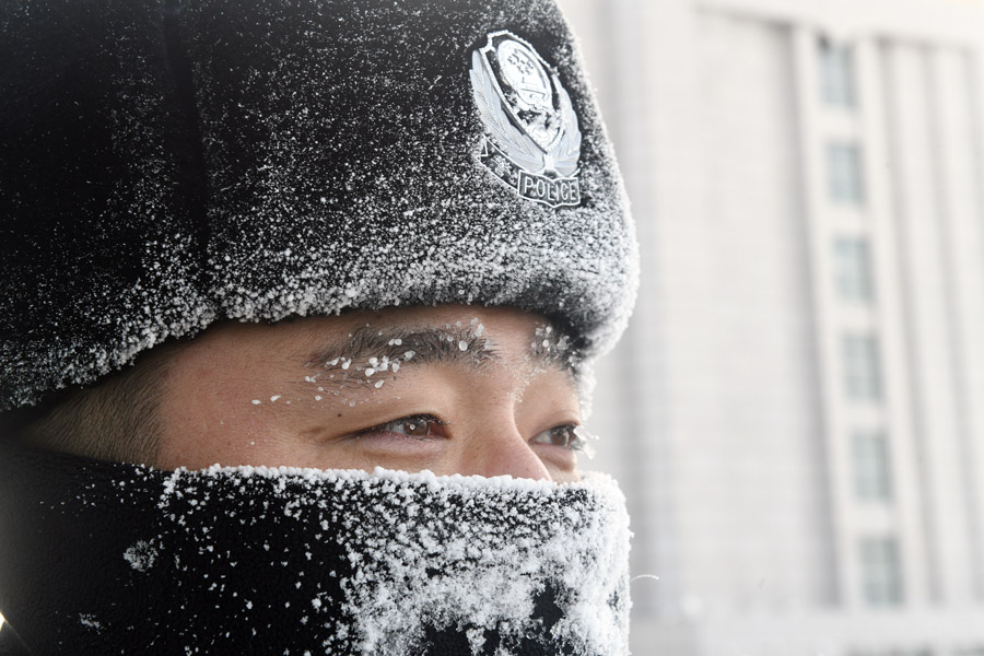 除夕：極寒下的堅守