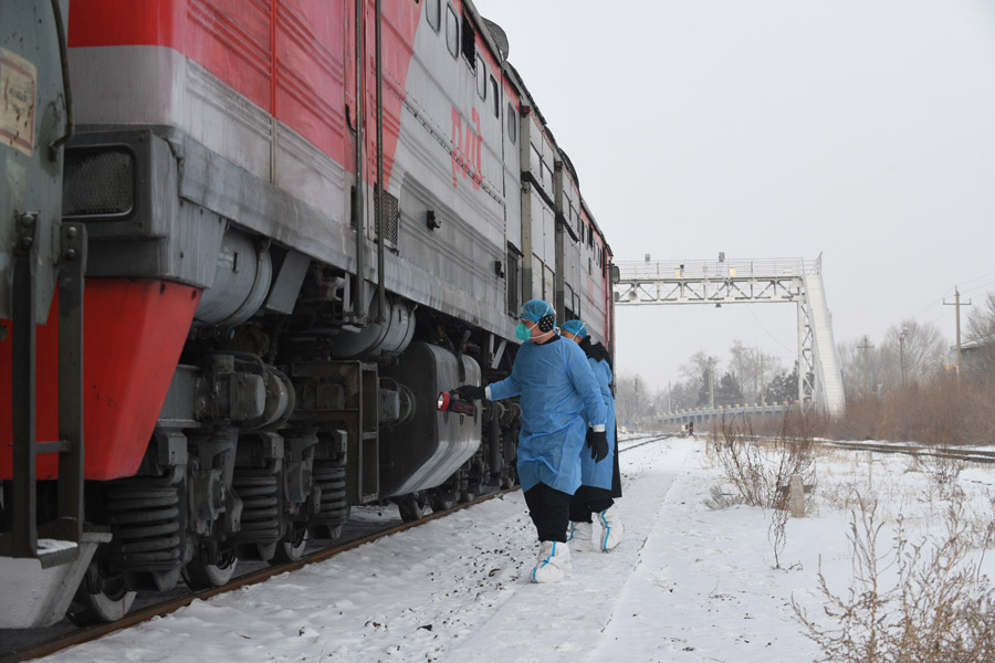 除夕：極寒下的堅守