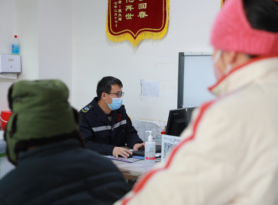 堅(jiān)守“醫(yī)”線 守護(hù)生命