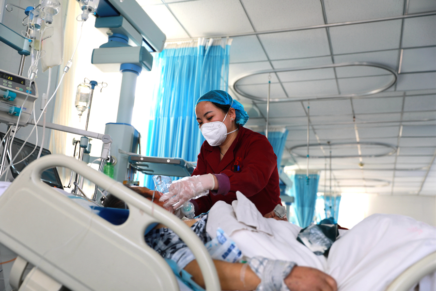 堅(jiān)守“醫(yī)”線 守護(hù)生命