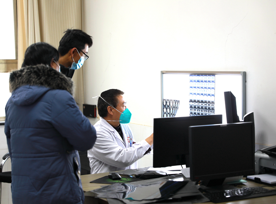 堅(jiān)守“醫(yī)”線 守護(hù)生命