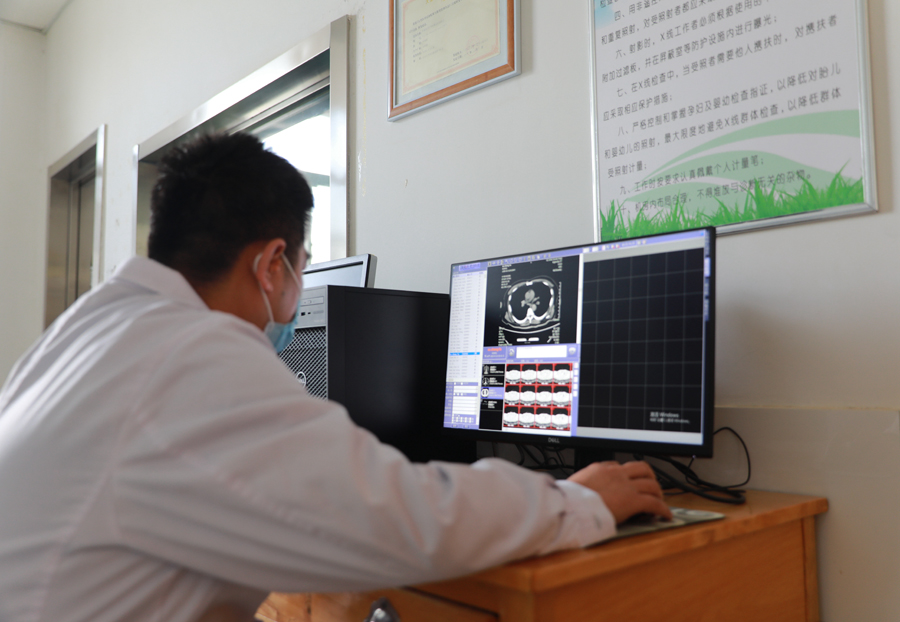 堅(jiān)守“醫(yī)”線 守護(hù)生命