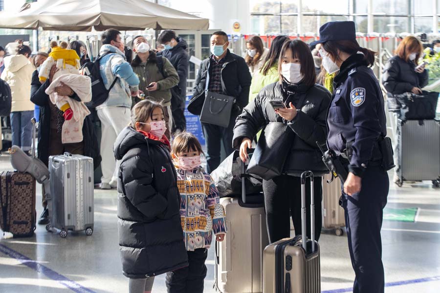迎來(lái)春節(jié)返程客流高峰
