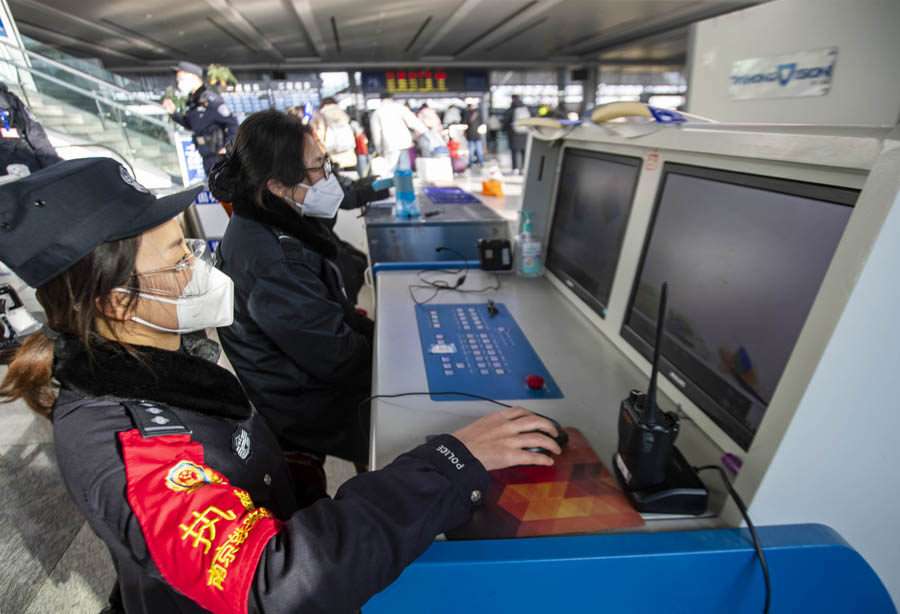 迎來(lái)春節(jié)返程客流高峰