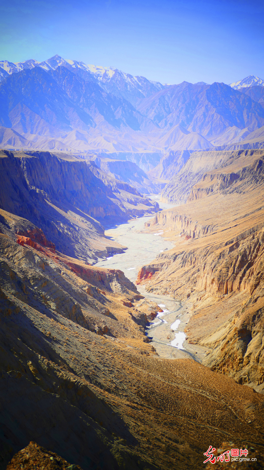 甘肅：探訪(fǎng)祁連山——高臺(tái)馬營(yíng)河大峽谷、小泉丹霞