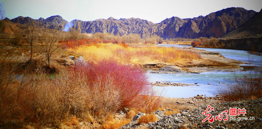 甘肅：探訪(fǎng)祁連山——高臺(tái)馬營(yíng)河大峽谷、小泉丹霞