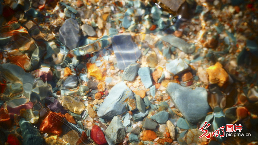 甘肅：探訪(fǎng)祁連山——高臺(tái)馬營(yíng)河大峽谷、小泉丹霞